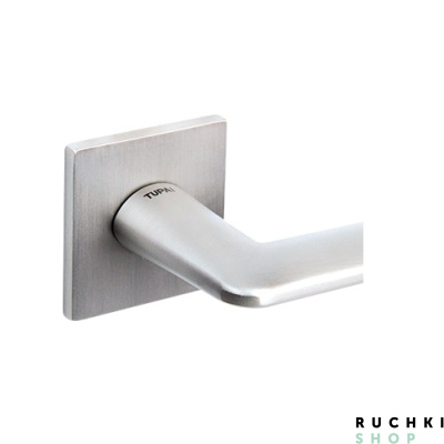 Фото квадратной розетки 3098 в цвете матовый хром Тупай