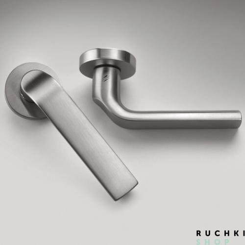 Фото крупным планом ручки на розетке META (Мета), Colombo (Коломбо)