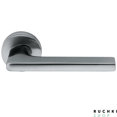 Ручка на розетке GIRA, Матовый хром, Colombo