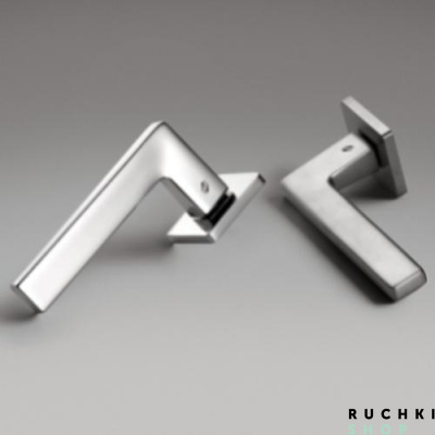 Коломбо Эсприт, фото крупным планом