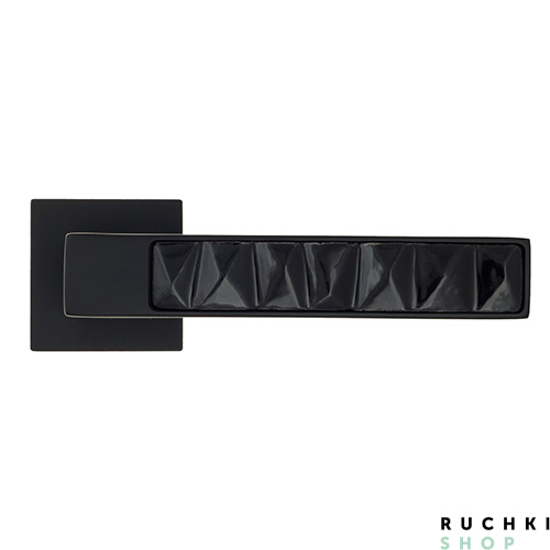 Фото крупным планом дверная ручка VENEZIA BIBLO