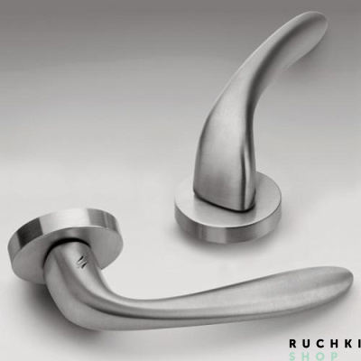 Ручка на розетке Мади, Коломбо, Италия. Фото.