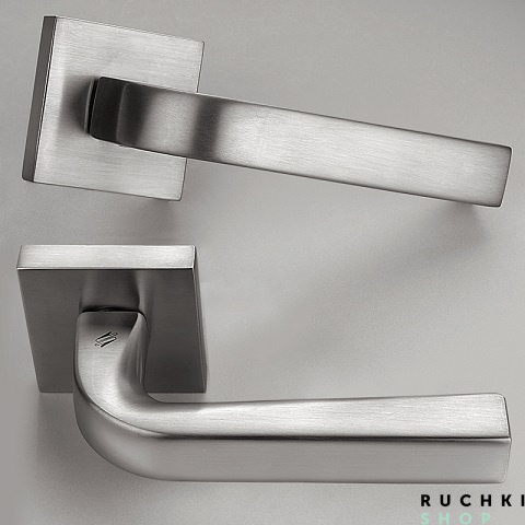 Ручка на розетке PRIUS, Матовый хром, Colombo  