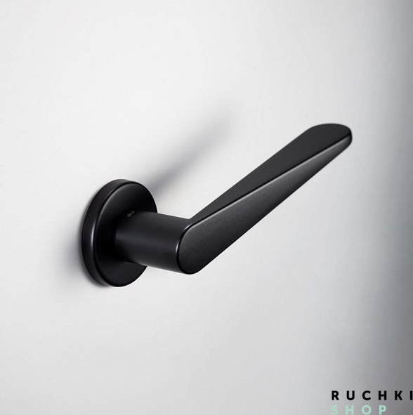 Ики черная ручка