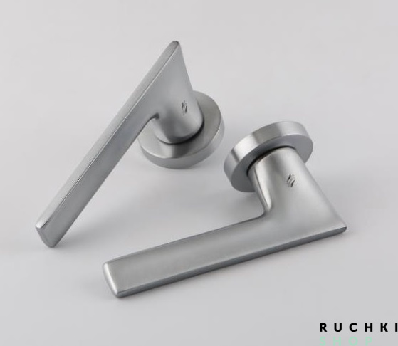 Ручка на розетке ALATO, Полированный хром, Colombo 