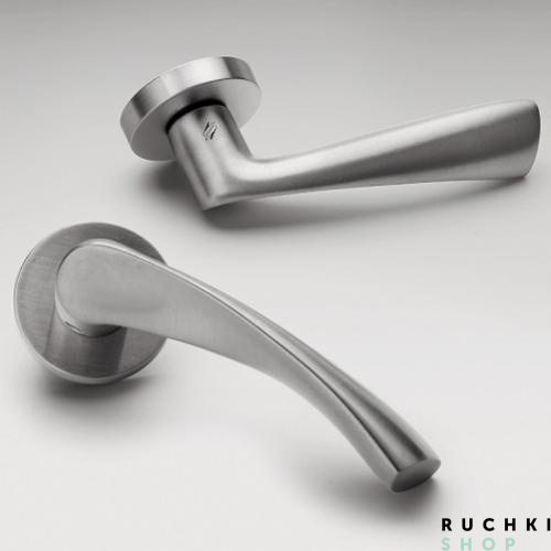 Ручка на круглой розетке Флесса, Коломбо