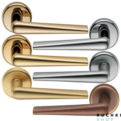 Ручка на розетке ROBOTRE, Полированный хром, Colombo  